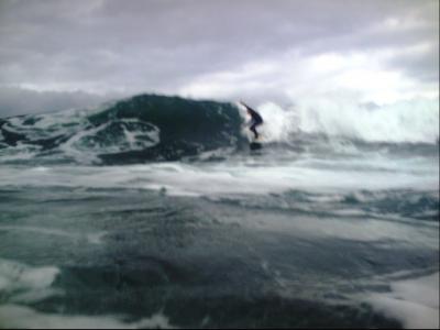 así que antes de que el viento volase las olas entramos