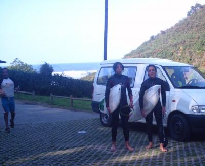 de tarde vinieron dos ex-alumnos y uno de la tuna (no acabará nunca la carrera!)