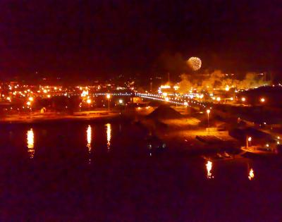 y para acabar el día fuegos artificiales desde la xago surfhouse!!