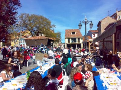 aktualizatzion:lunes de comida en la calle de avilés...